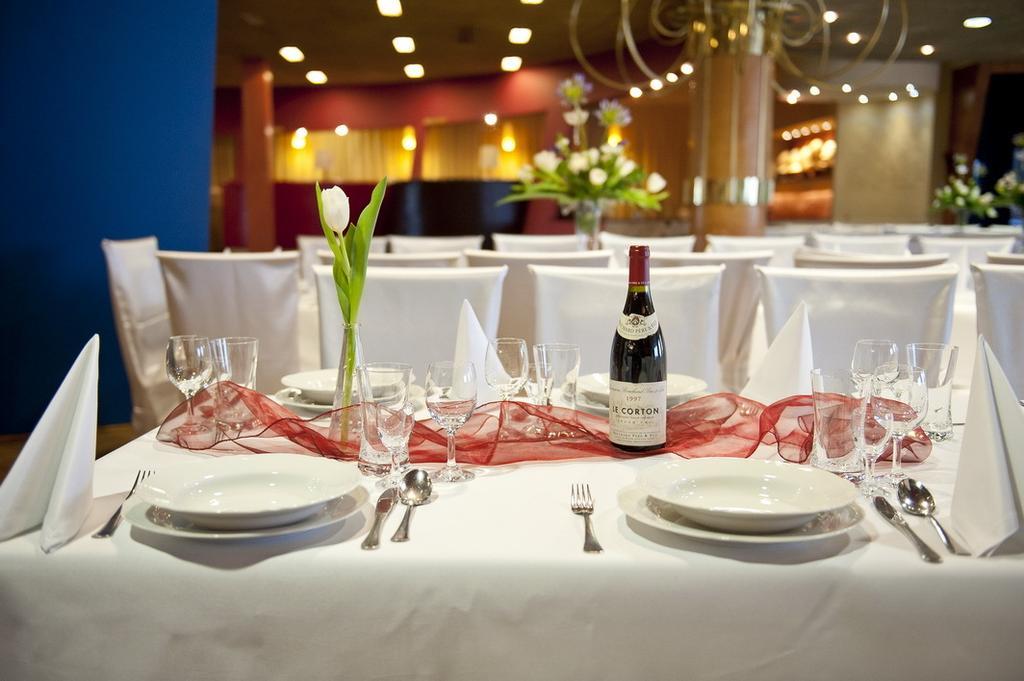 Hotel Aspel Krakow Bagian luar foto