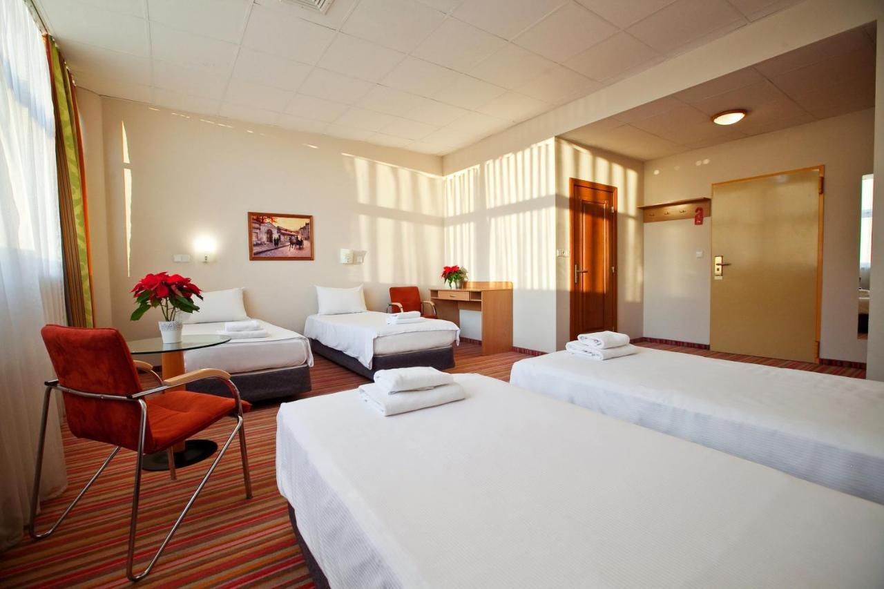 Hotel Aspel Krakow Bagian luar foto