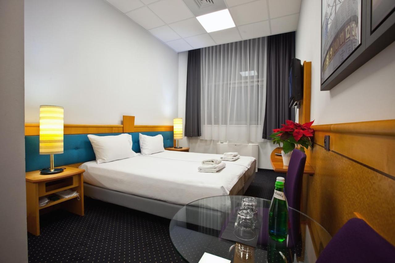 Hotel Aspel Krakow Bagian luar foto
