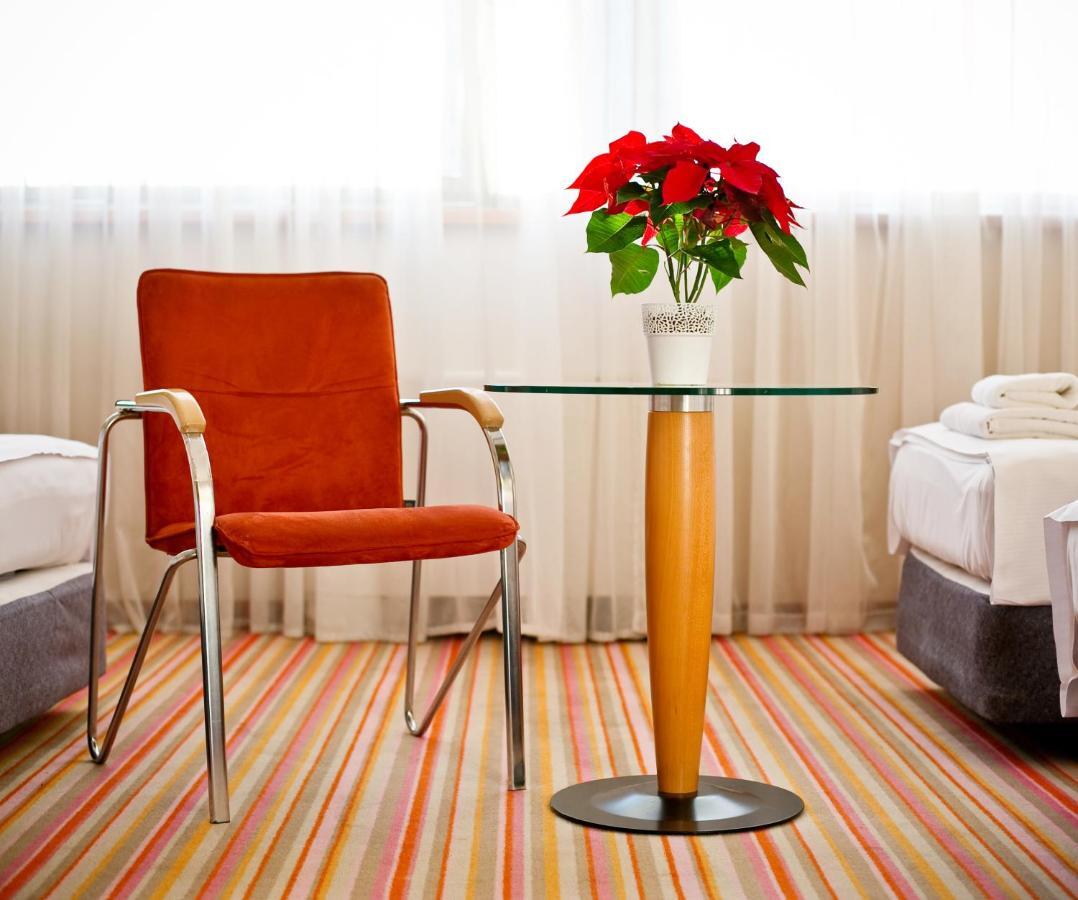 Hotel Aspel Krakow Bagian luar foto